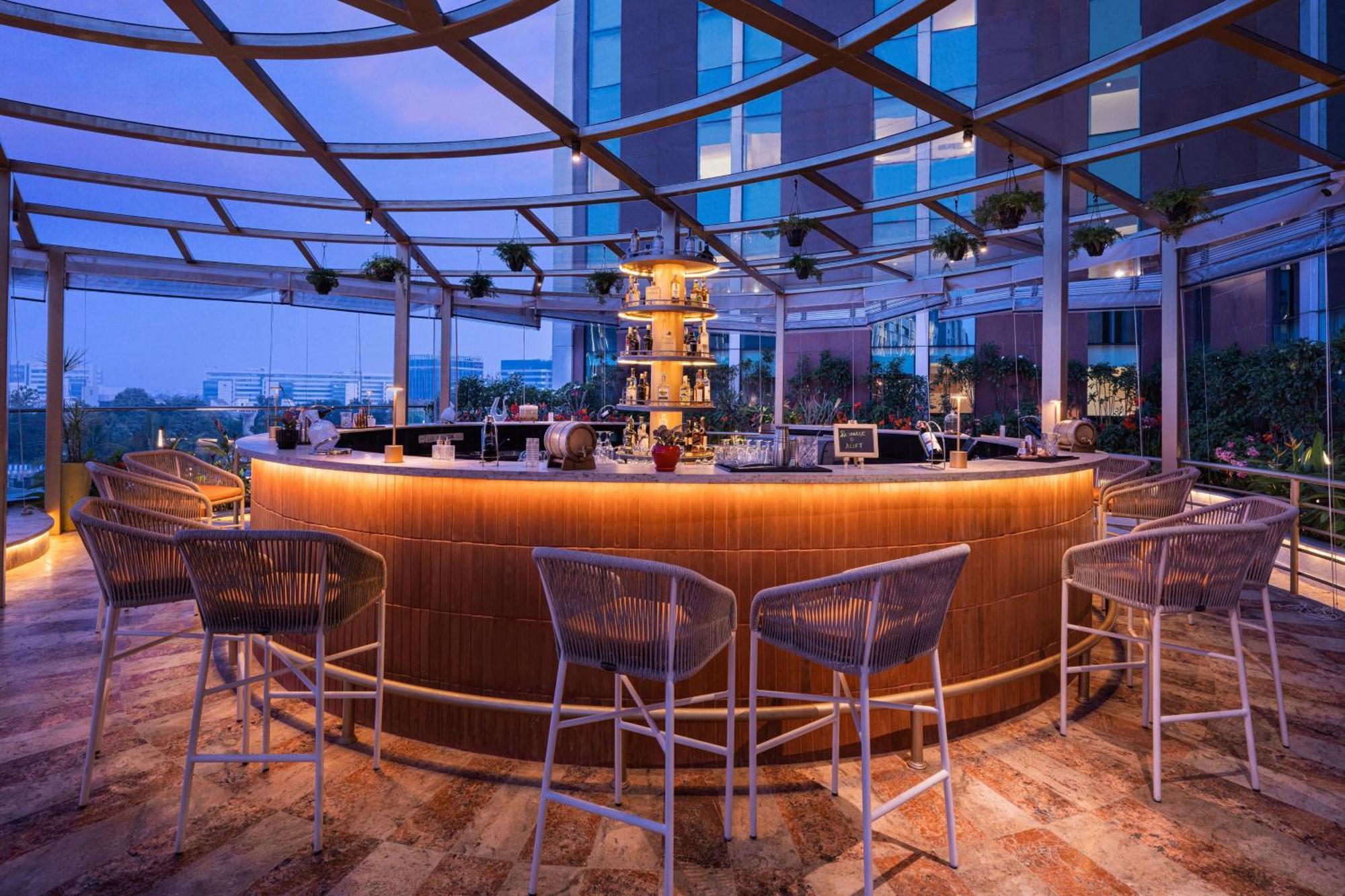 Hotel Aloft Bengaluru Outer Ring Road Exterior foto