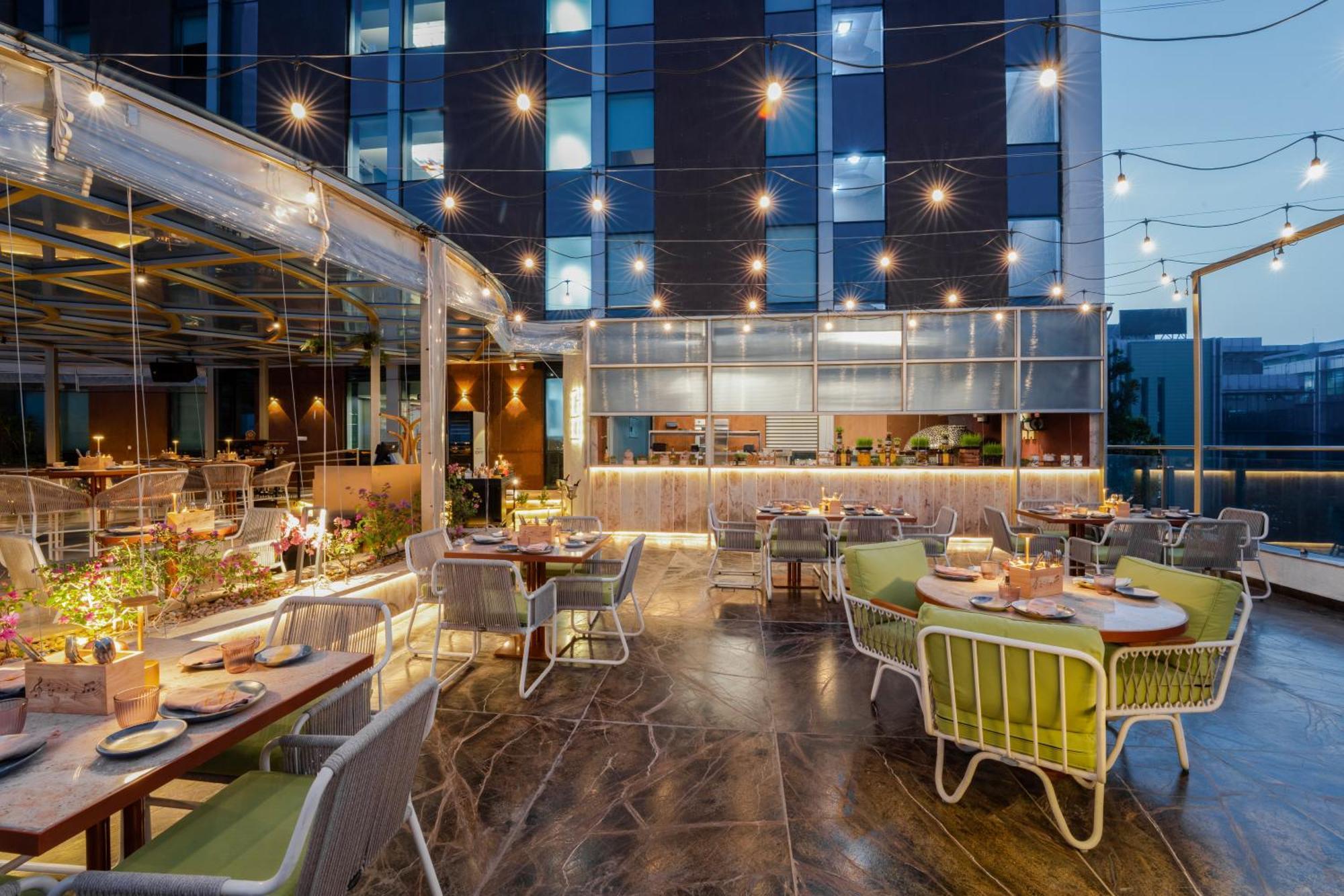 Hotel Aloft Bengaluru Outer Ring Road Exterior foto